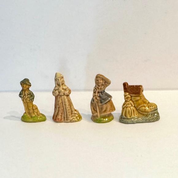Vintage Wade Red Rose Tea Nursery Rhyme Figurines - Picture 2 of 3